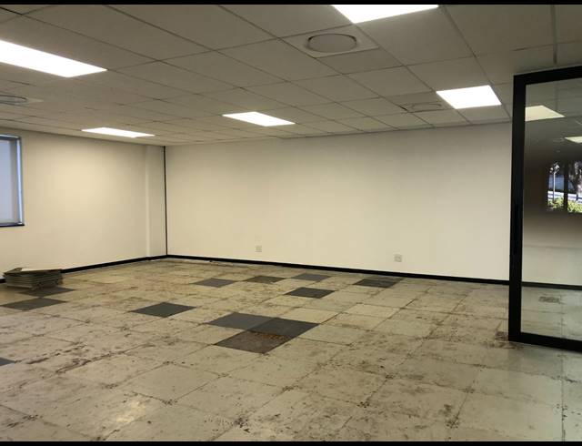 141M² OFFICE TO LET IN SANDHURST